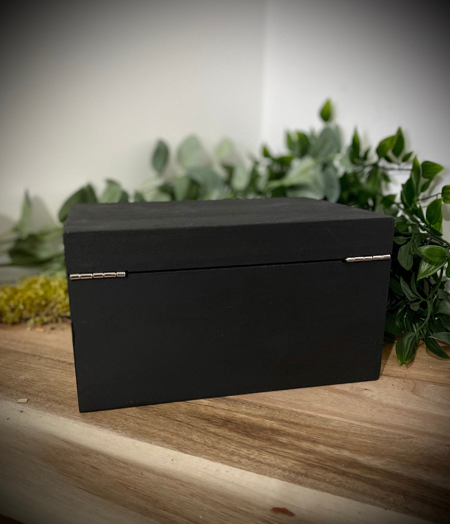 Black wooden box - Hand painted